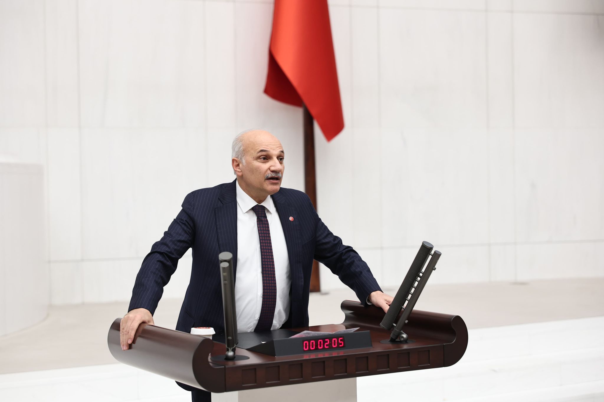 Saadet Partisi İstanbul Milletvekili Birol Aydın, Afyonkarahisar’da bulunan Eber Gölü’nün