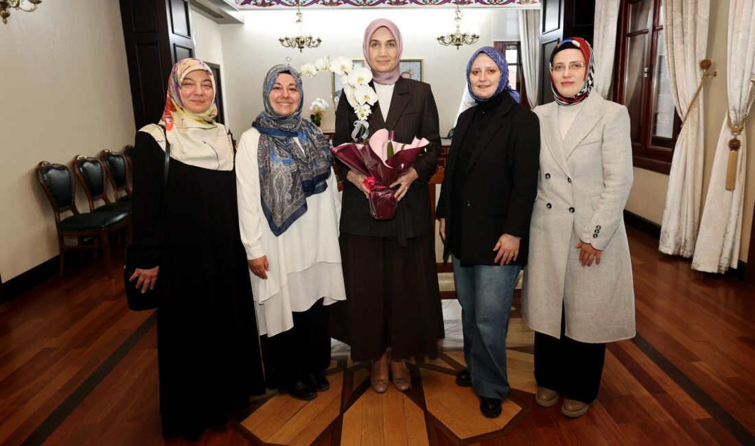 Afyonkarahisar Valisi Doç. Dr. Kübra Güran Yiğitbaşı, çalışmalarının yanı sıra