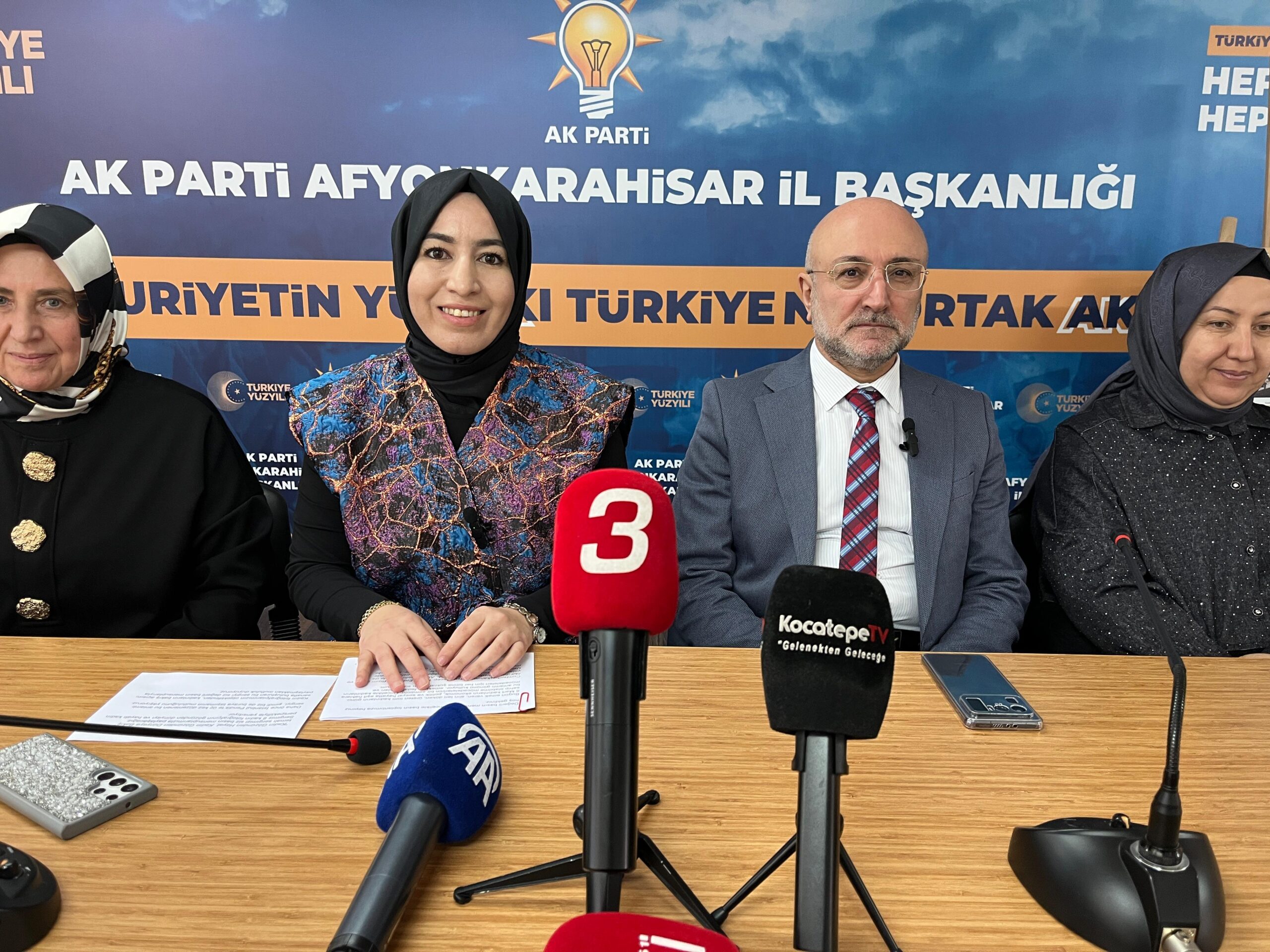 AK Parti Afyonkarahisar İl Kadın Kolları Başkanı Dilek Hanım Çengel,