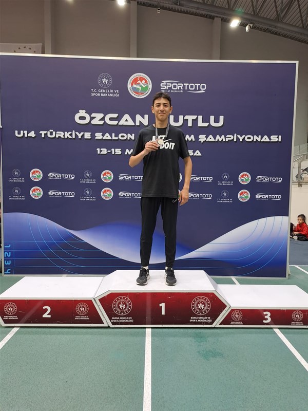 13-15 Mart tarihleri arasında Bursa’da düzenlenen U-14 Türkiye Atletizm Salon