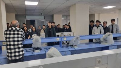 Eğitim altyapısı hakkında bilgi almak için AFSÜ’yü ziyaret eden Ali