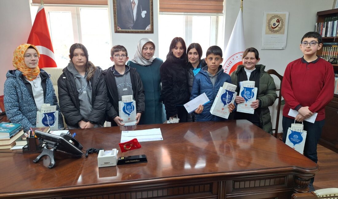 Diyanet İşleri Başkanlığı, İstiklal ve istikbalin teminatı olan gençlere yönelik