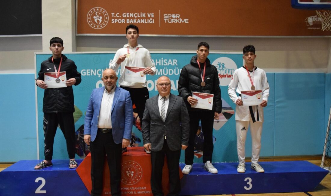 Taekwondo grup müsabakaları Tınaztepe Spor Salonu’nda tamamlandı.