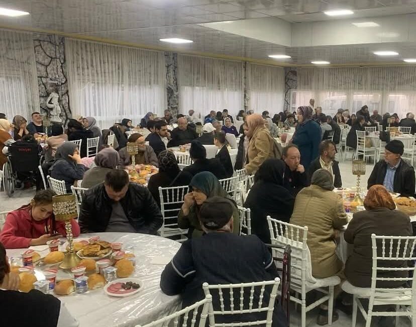 Türkiye Sakatlar Derneği Afyonkarahisar Şube Başkanlığı, Ramazan ayında üyeleriyle iftar
