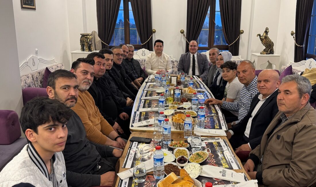 Arıkan ile Aynacı meclis üyeleriyle buluştu Bolvadin Kaymakamı Ali Arıkan ile Belediye Başkanı Derviş Aynacı, Kırkgöz