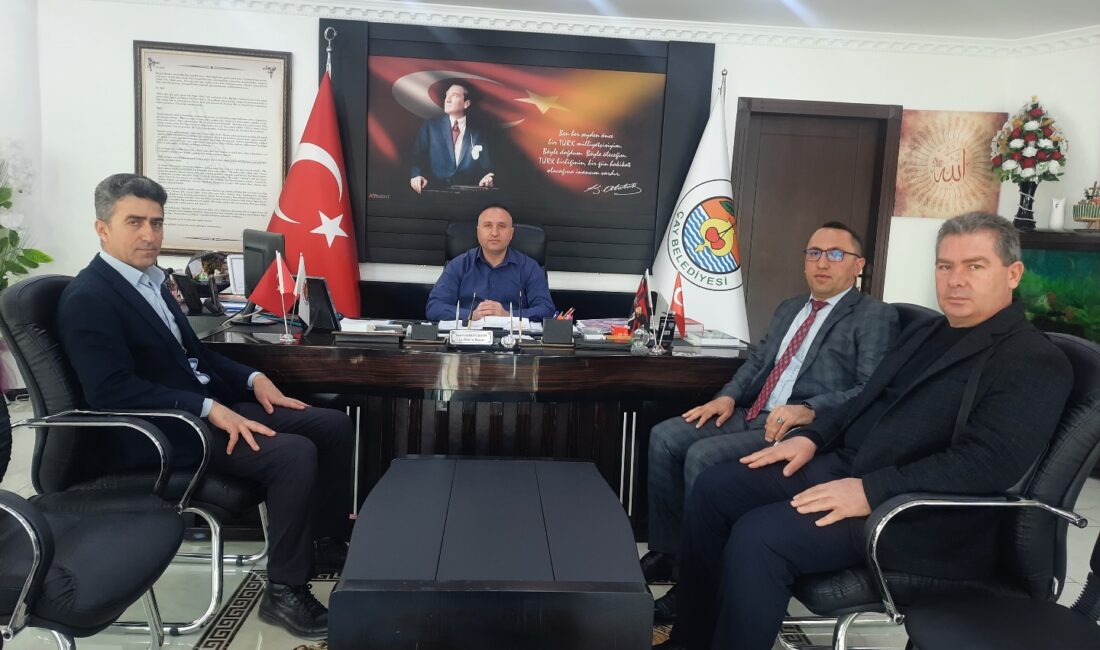 Afyonkarahisar’ın Çay ilçesinde Belediye Başkanı Yaşar Kemal Kantartopu, İlçe Milli