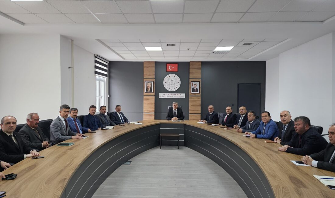 Afyonkarahisar İl Milli Eğitim Müdürü Miraç Sünnetci’nin başkanlığında, Toplantı Salonu’nda