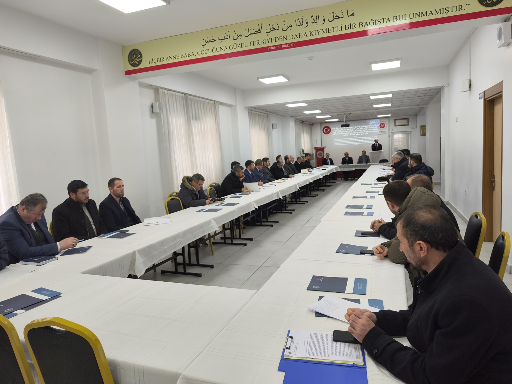 Afyonkarahisar İl Müftülüğü ev sahipliğinde, Zekat Hizmetleri Bilgilendirme Toplantısı gerçekleştirildi.