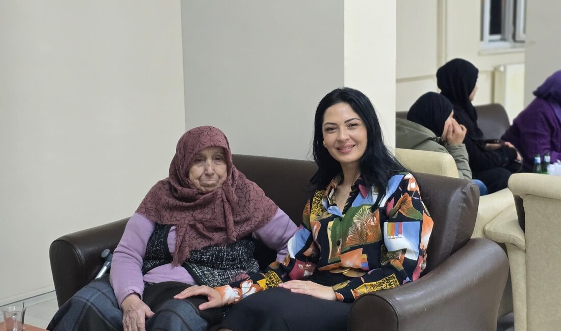 Bolvadin Kaymakamı Ali Arıkan ve Bolvadin Belediye Başkanı Derviş Aynacı,