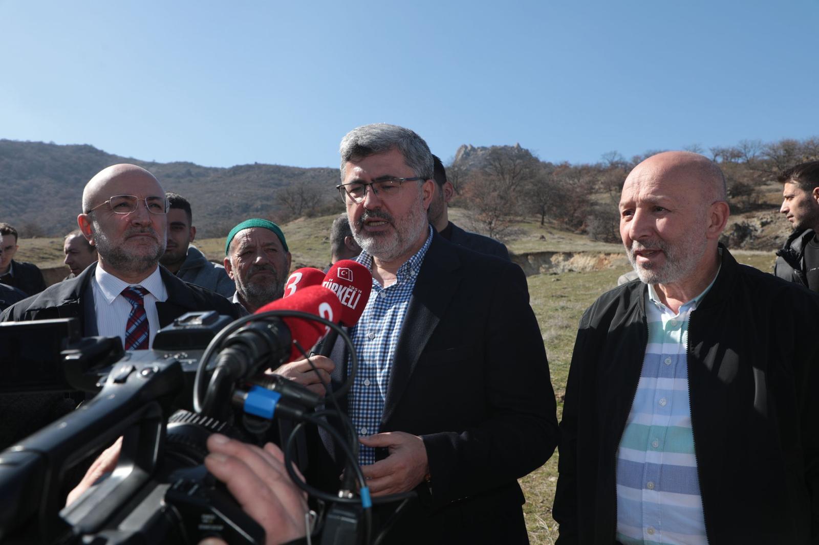 Çakır Mahallesi'nde son günlerde gündeme gelen arsa polemiğiyle ilgili AK