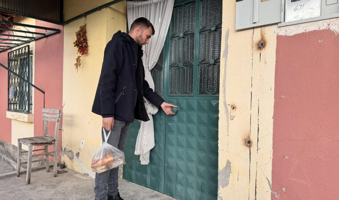Bayat’ta her gün 120 haneye iftar yemeği ulaştırılmaya devam ediyor.