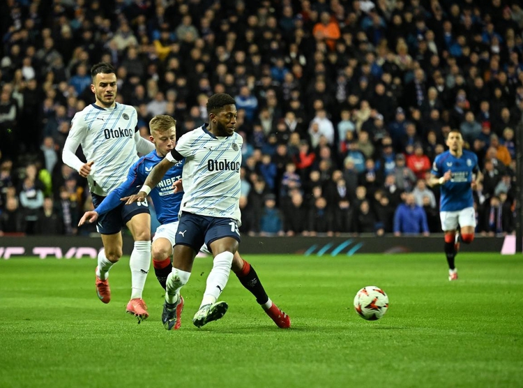 Fenerbahçe, UEFA Avrupa Ligi son 16 turunda 3-1 kaybettiği ilk