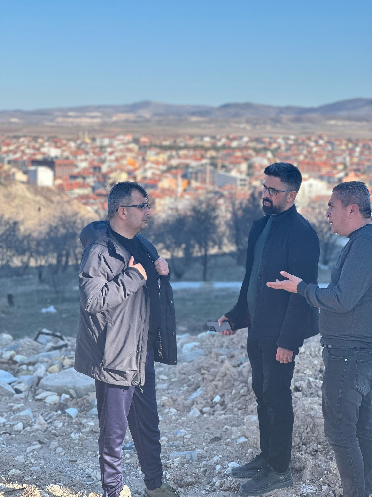 Emirdağ Belediye Başkanı Koyuncu, yapımı devam eden 500 kişilik kapalı