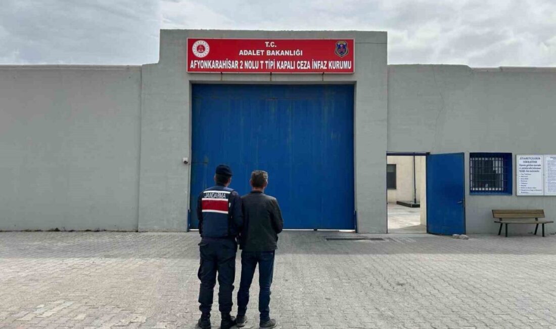 Afyonkarahisar’da 5 yıl hapis cezasıyla aranan bir şahıs jandarma takibi