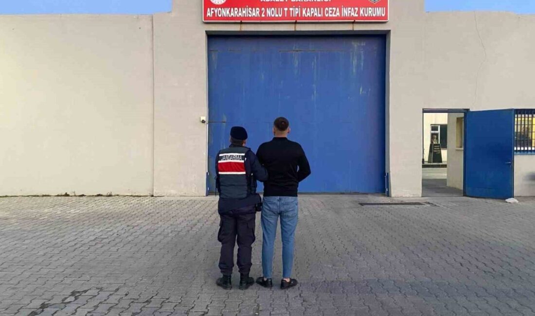 Afyonkarahisar’da 5 yıl hapis cezasıyla aranan şahıs jandarmanın takibi sonrası