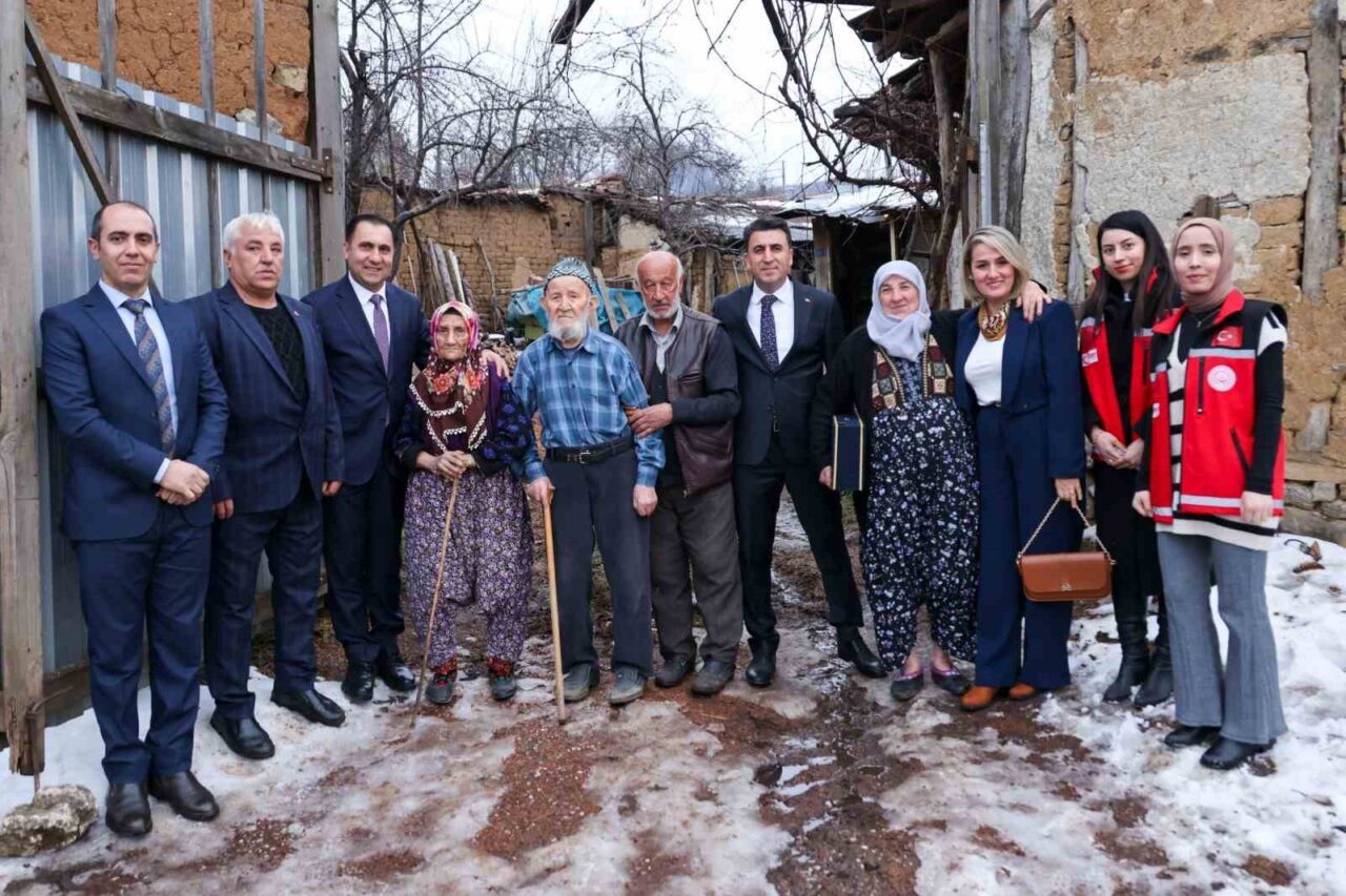 Bilecik Valisi Şefik Aygöl ve eşi Nazlı Aygöl, Koyunköy’de ikamet