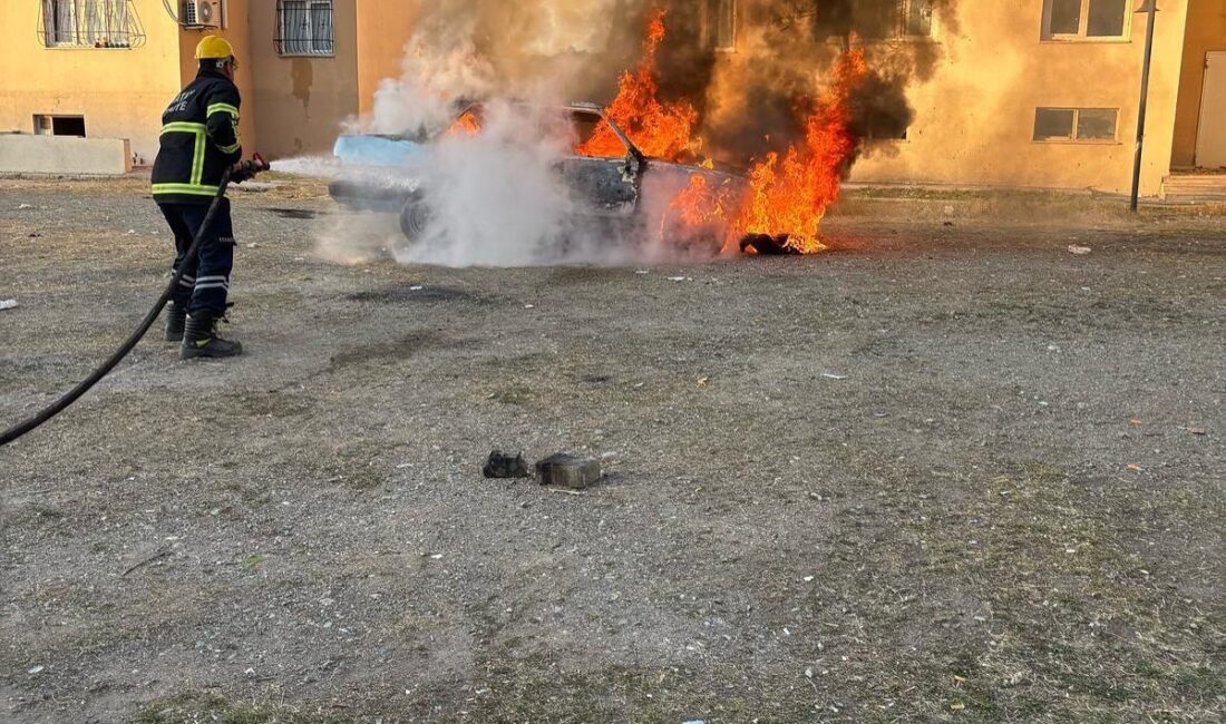 Hatay'da seyir halindeyken alevlere teslim olan Tofaş yanarak kullanılmaz hale