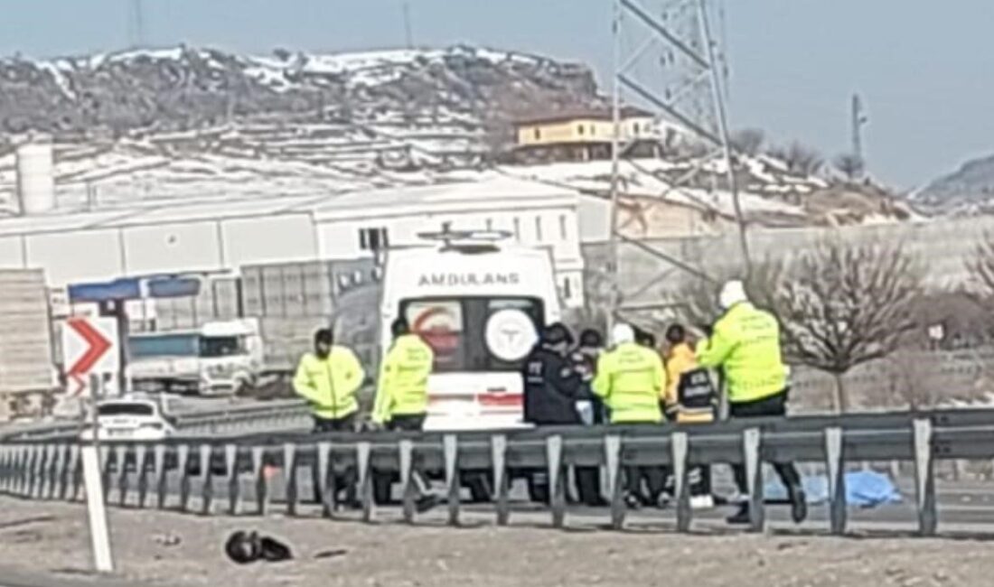 Nevşehir'de kontrolden çıkan motosiklet metrelerce sürüklendi. Kazada sürücü hayatını kaybetti.