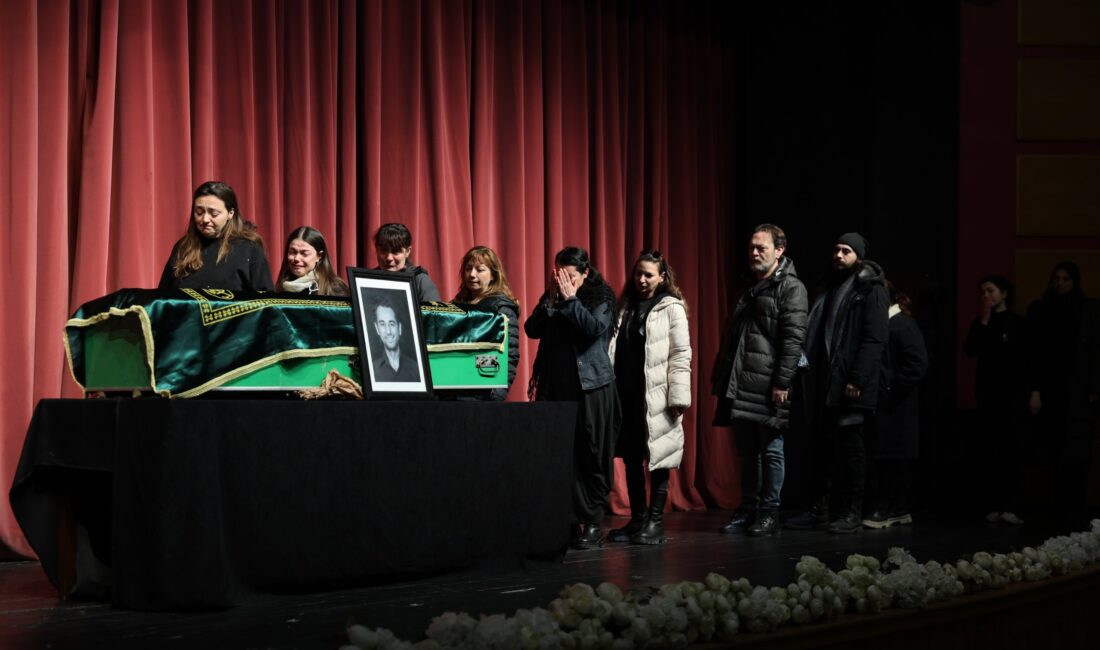 Hayatını kaybeden Eskişehir Büyükşehir Belediyesi Şehir Tiyatroları oyuncusu Umut Bazlama,