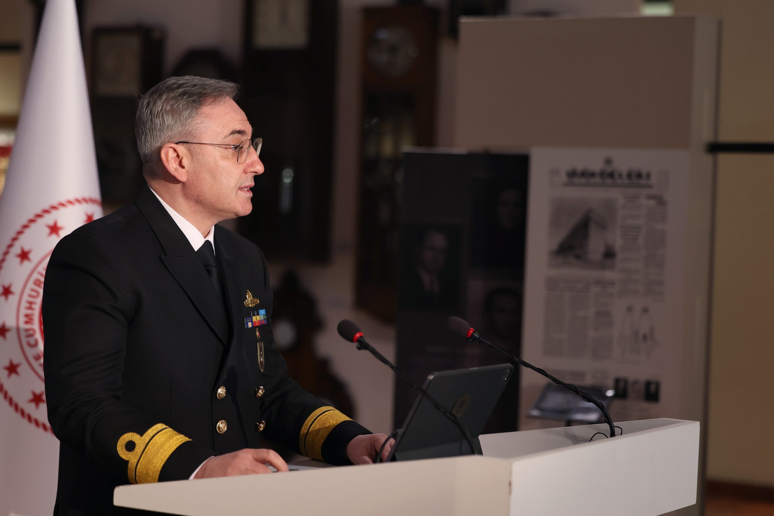 Milli Savunma Bakanlığı, Kara ve Deniz Kuvvetleri Komutanları, Genelkurmay Başkanı