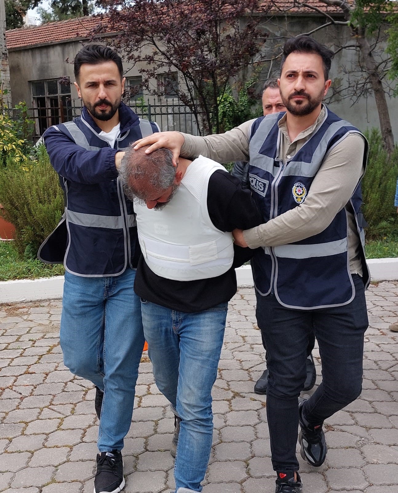 Samsun'da boşanma aşamasındaki İngilizce öğretmeni eşini tabancayla öldüren koca, yargılandığı