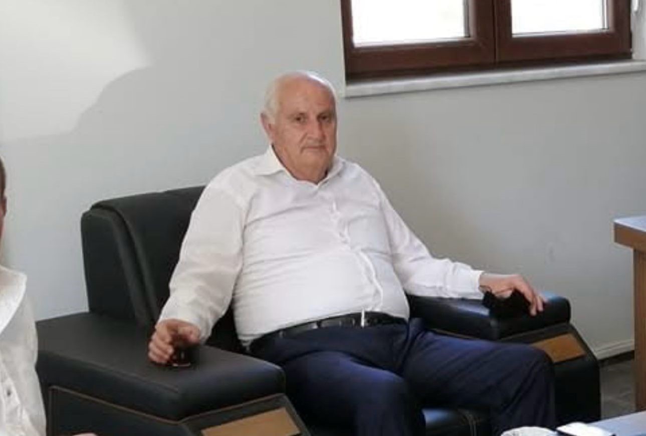 Sakarya’nın Hendek ilçesinde bahçesinde çalıştığı esnada traktörün devrilmesi neticesinde yaralanan