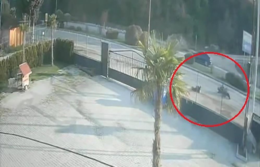 Bursa'nın Mustafakemalpaşa ilçesinde seyir halindeki motosikletin çarptığı yaşlı adam hayatını