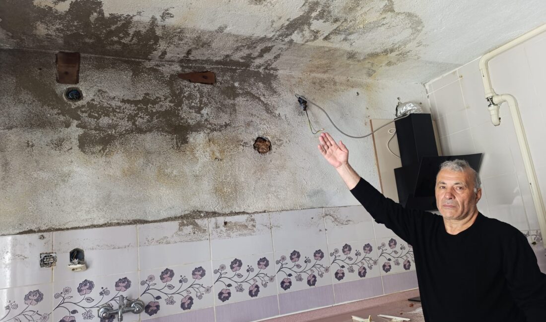 Afyonkarahisar’da evlerinin üst katında oturan kardeşinin ailesi iddiaya göre, inatlaştıkları