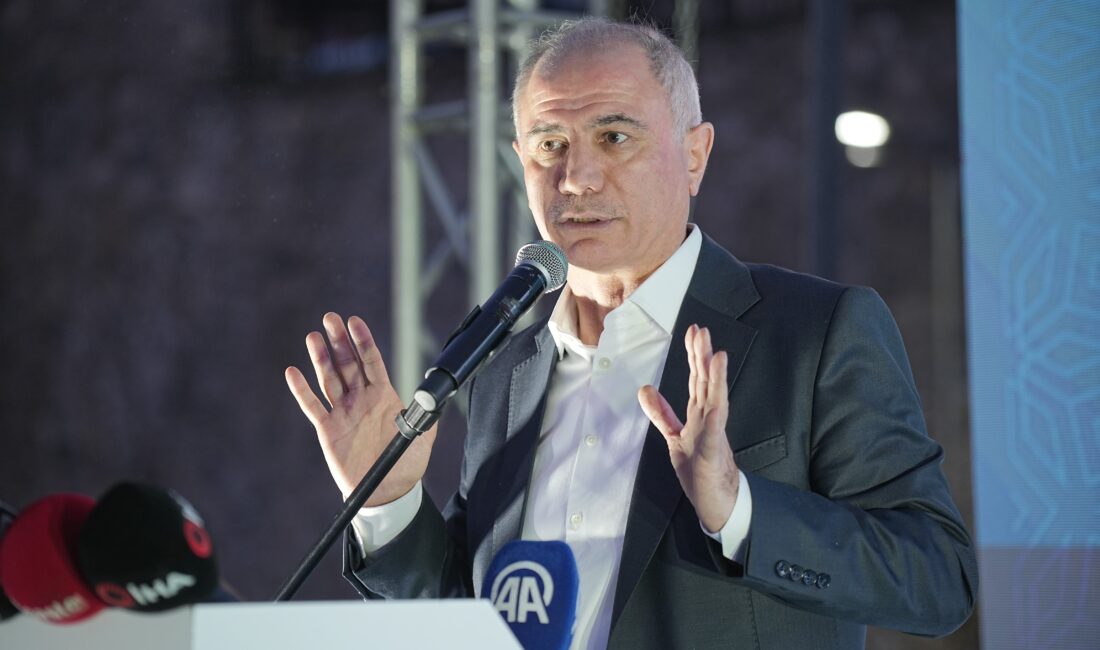Efkan Ala: “AK Parti’nin muhalifleri var ama alternatifi yok” AK Parti Genel Başkanvekili Efkan Ala, "Geleceğe baktığımızda AK Parti