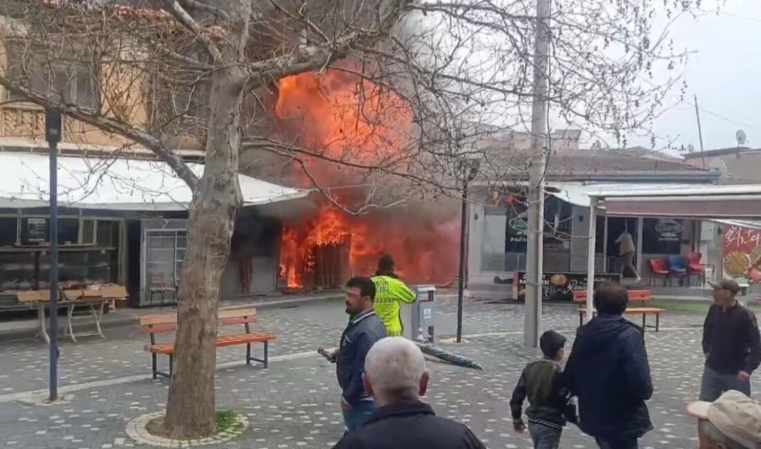 Afyonkarahisar'da bir manifatura dükkanında çıkan yangın sonrası büyük çapta madde