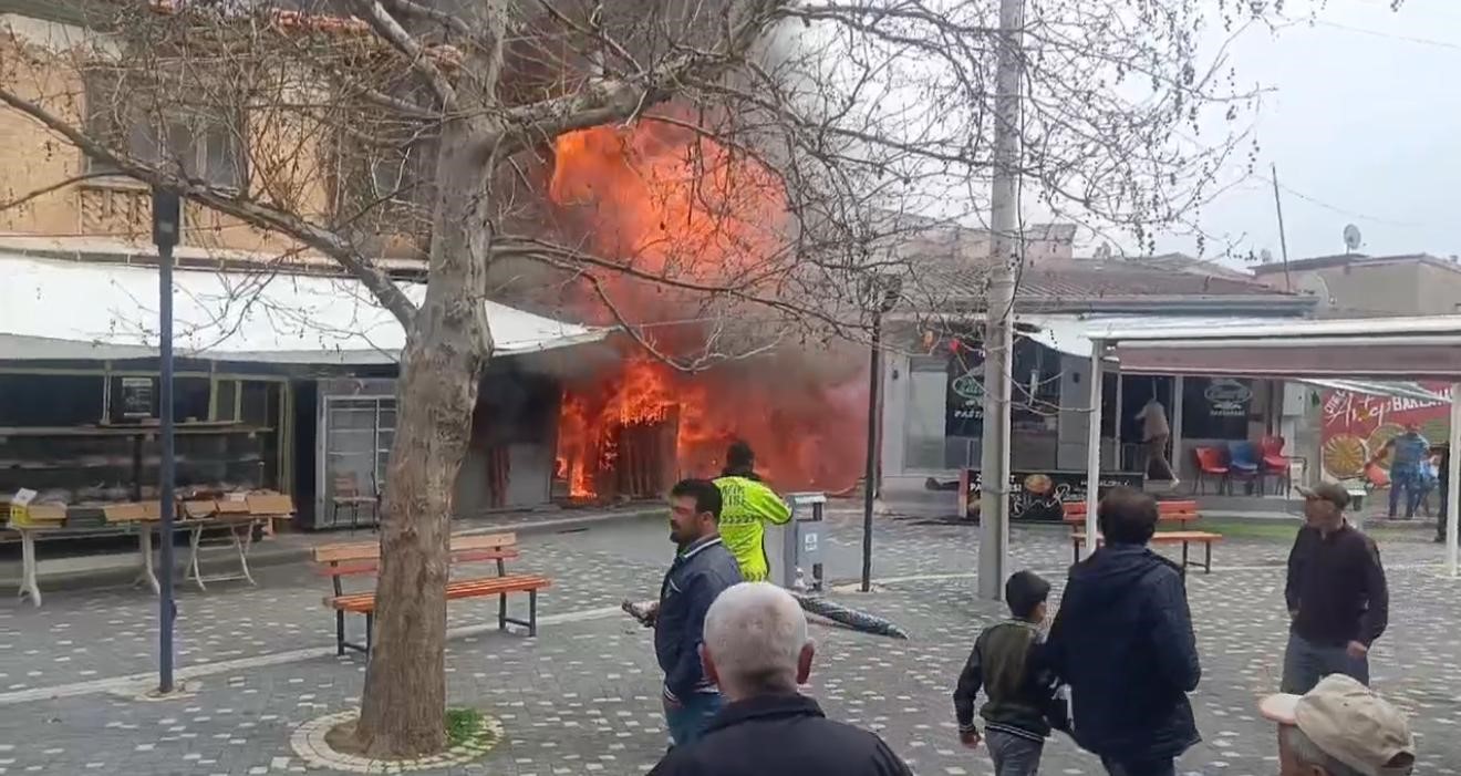 Afyonkarahisar'da bir manifatura dükkanında çıkan yangın sonrası büyük çapta madde