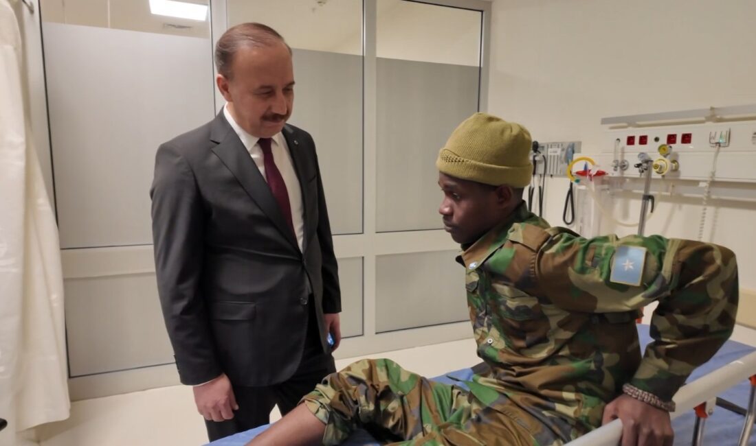Isparta General İhsan Alper Kışlası’nda eğitim gören Somali uyruklu askerlerin