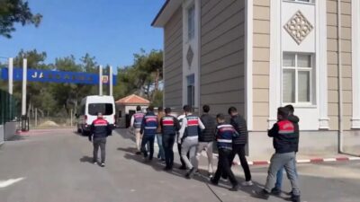Adana’da jandarma ekiplerinin yaptığı çalışmada internet üzerinden “Evde Sabun Paketleme”