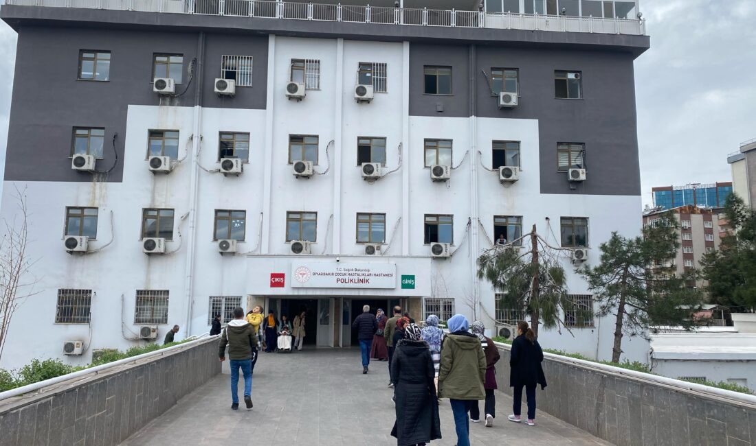 Diyarbakır'da 10 yaşındaki çocuk, diş çekiminin ardından hayatını kaybetti. İl