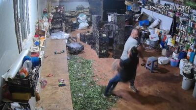  Antalya’da eşinin fotoğrafını sosyal medyada izinsiz paylaştığı gerekçesiyle attığı yumrukla