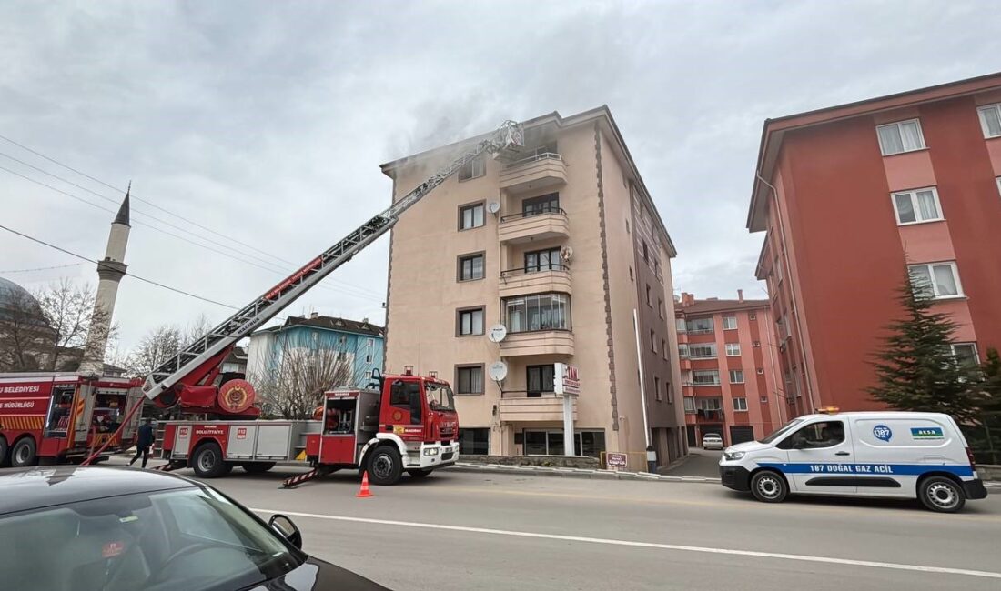 Bolu’da 5 katlı bir apartmanın 5.katında bulaşık makinesi kaynaklı çıkan