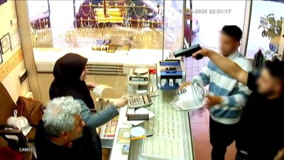 Adana'da tabanca ile kuyumcu soygununa giren iki arkadaş, iş yeri