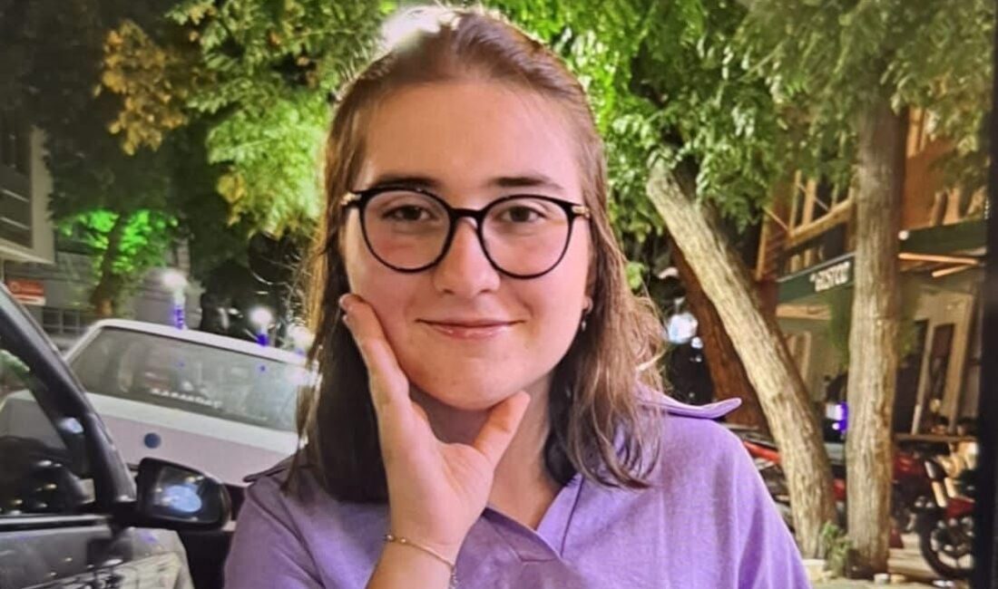 Çanakkale'nin Ayvacık ilçesinde, Ayvacık Fen Lisesi 10. sınıf öğrencisi 16