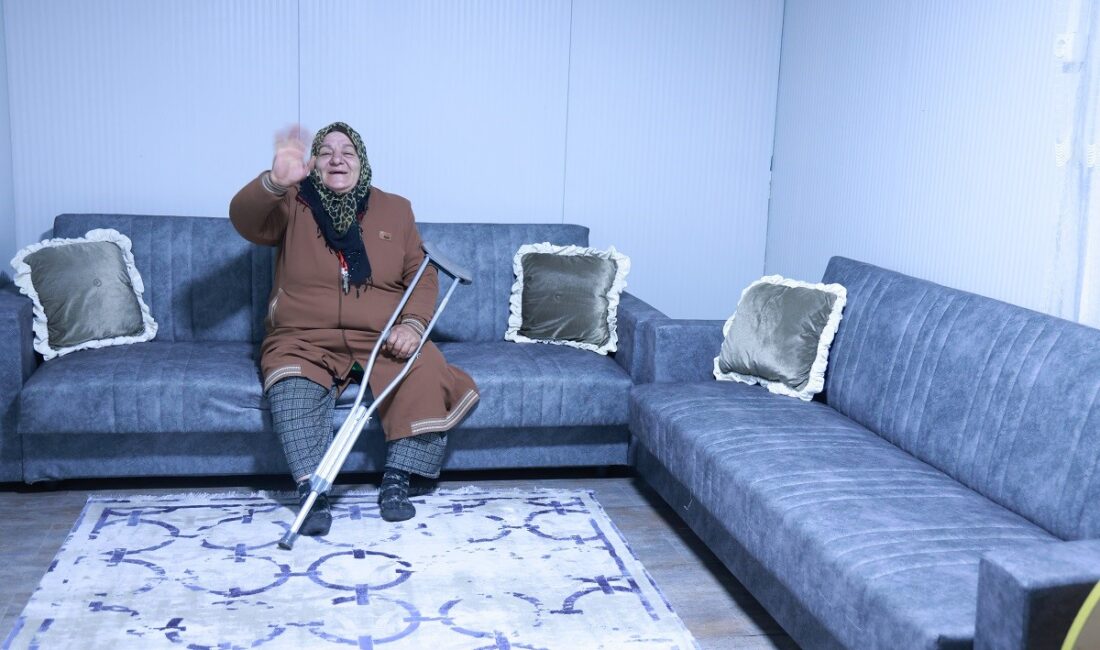 Kocaeli'de, Dilovası Diliskelesi Mahallesi'nde yalnız ve yıkık bir evde yaşayan