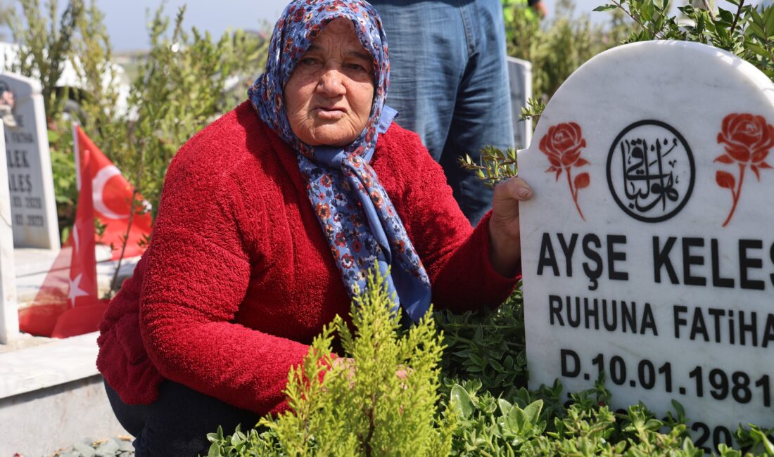 Hatay'da Afetzede Vatandaşlar Deprem Mezarlığına Akın Etti