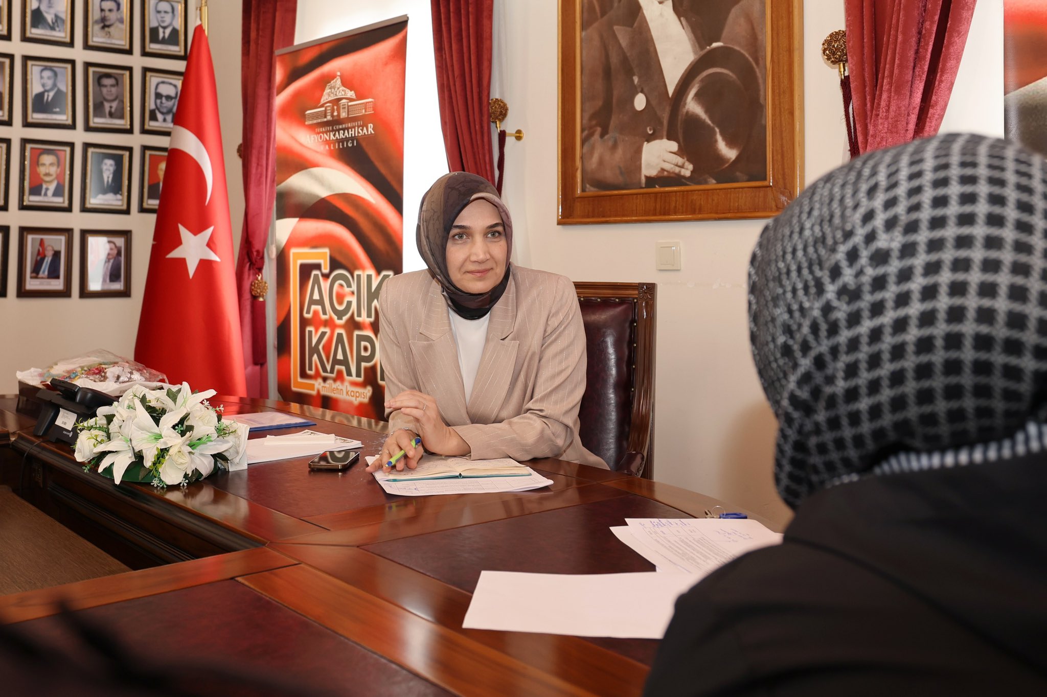 Afyonkarahisar Valisi Doç. Dr. Kübra Güran Yiğitbaşı, Açık Kapı Müdürlüğü’nde