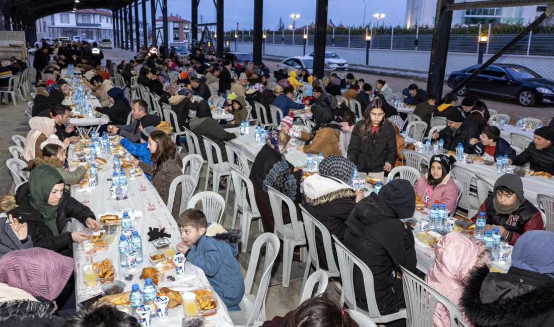 Belediye Başkanı Köksal vatandaşları davet etti Ramazan ayı boyunca düzenlenecek iftar programlarında vatandaşlarla buluşacak olan Belediye