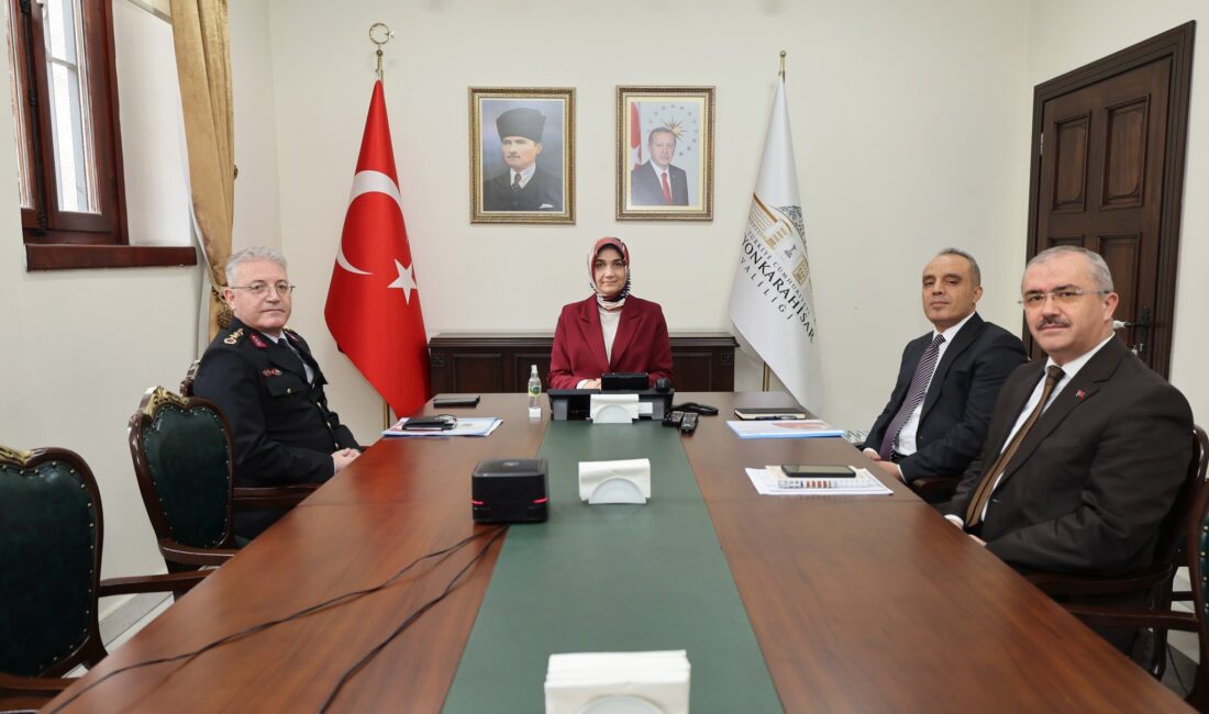 Vali Doç. Dr. Kübra Güran Yiğitbaşı, İçişleri Bakanı Sayın Ali