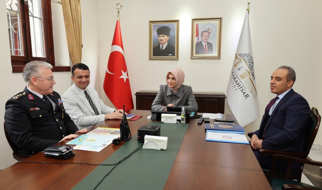 Afyonkarahisar Valisi Doç. Dr. Kübra Güran Yiğitbaşı, İçişleri Bakanı  Ali