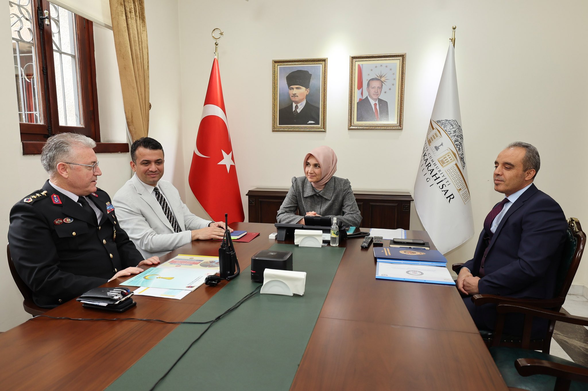 Afyonkarahisar Valisi Doç. Dr. Kübra Güran Yiğitbaşı, İçişleri Bakanı  Ali
