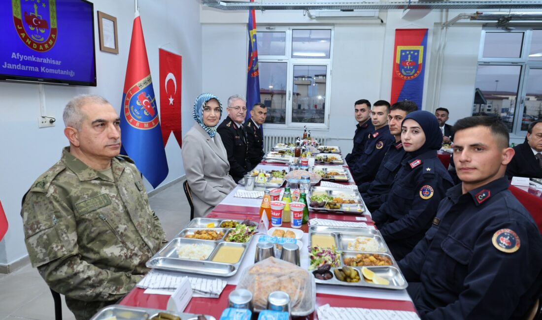 Afyonkarahisar Valisi Doç. Dr. Kübra Güran Yiğitbaşı, Cezaevi Tabur Komutanlığında