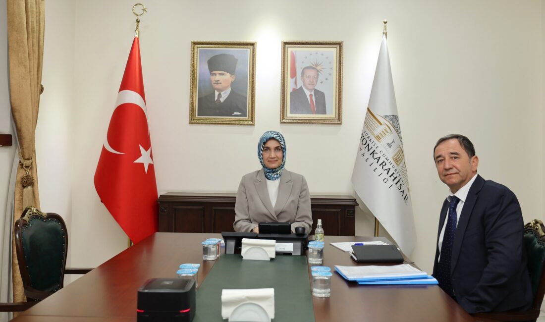 Afyonkarahisar Valisi Doç. Dr. Kübra Güran Yiğitbaşı, İçişleri Bakanı Ali