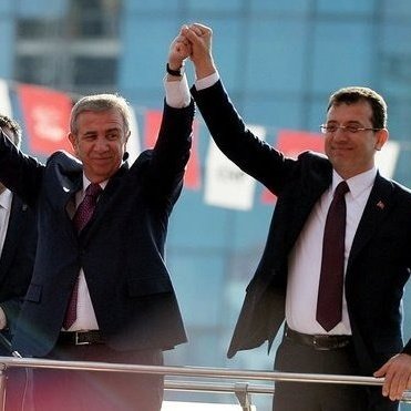 Ankara Büyükşehir Belediye Başkanı Mansur Yavaş, İBB Başkanı Ekrem İmamoğlu’na