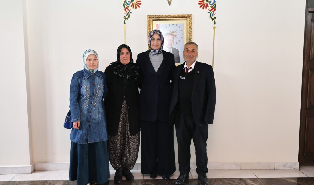 Afyonkarahisar Valisi Doç. Dr. Kübra Güran Yiğitbaşı, Şehit Cüneyt Taşyürek’in