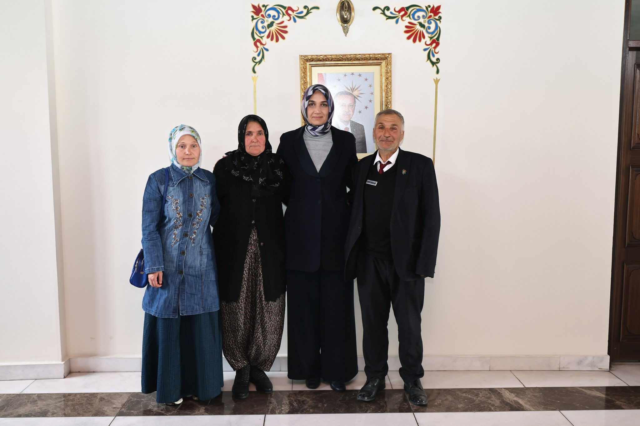 Afyonkarahisar Valisi Doç. Dr. Kübra Güran Yiğitbaşı, Şehit Cüneyt Taşyürek’in